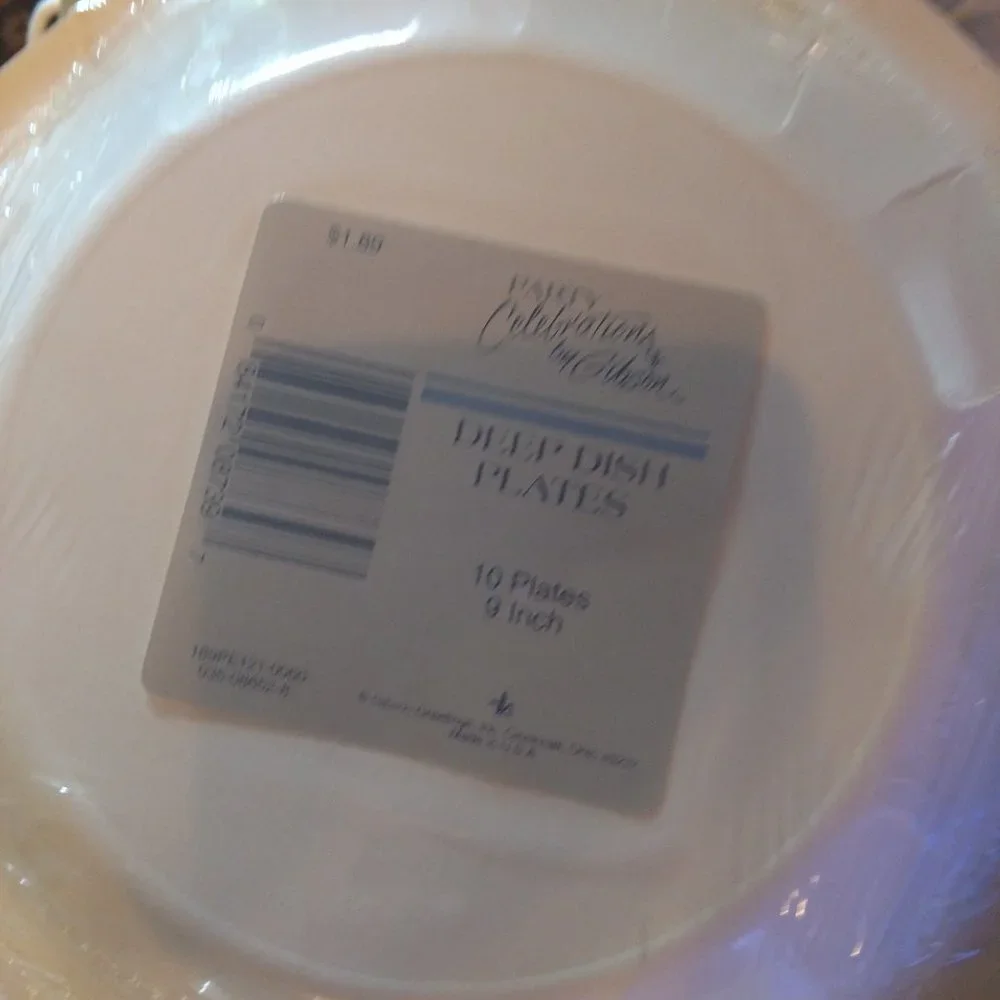 Vintage Jurassic Park Plates - Picture 2 of 2